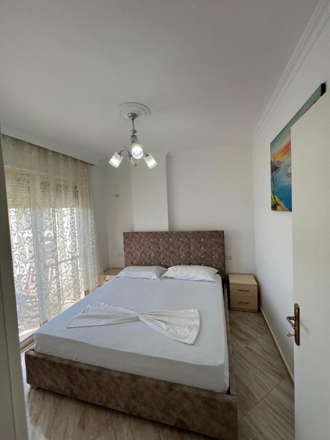Leo Apartament Durrës Buitenkant foto