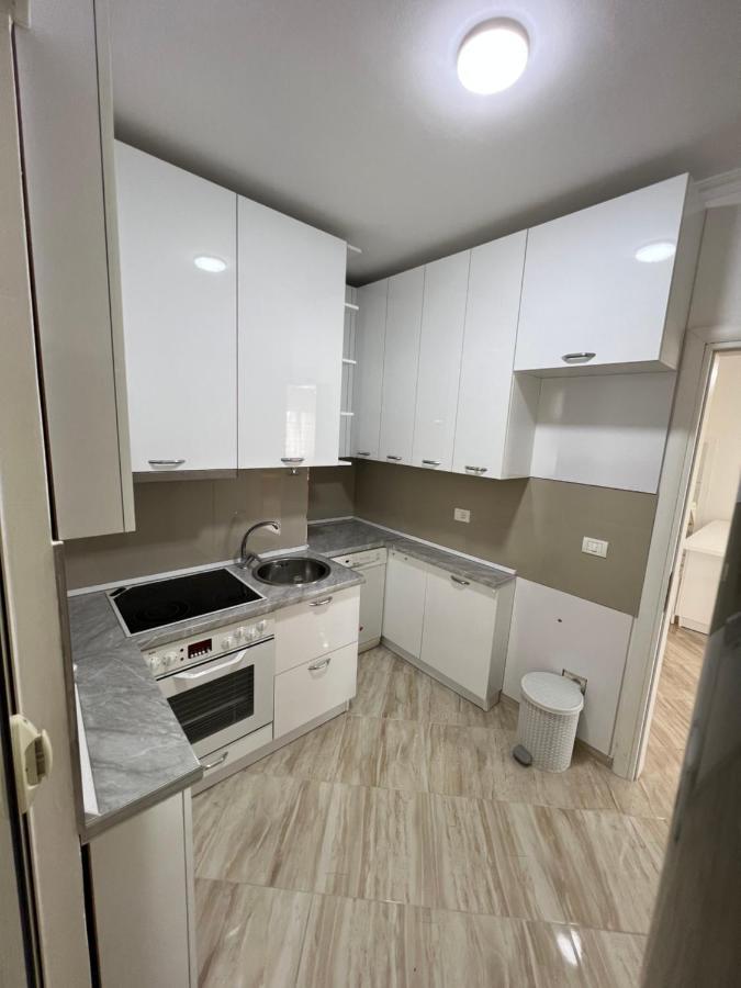 Leo Apartament Durrës Buitenkant foto