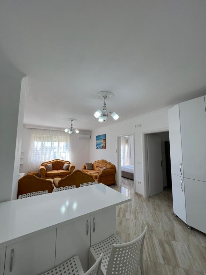 Leo Apartament Durrës Buitenkant foto