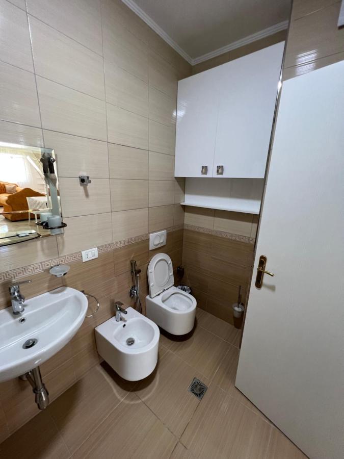 Leo Apartament Durrës Buitenkant foto