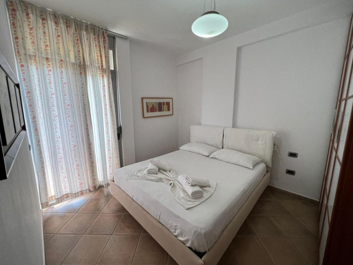 Leo Apartament Durrës Buitenkant foto