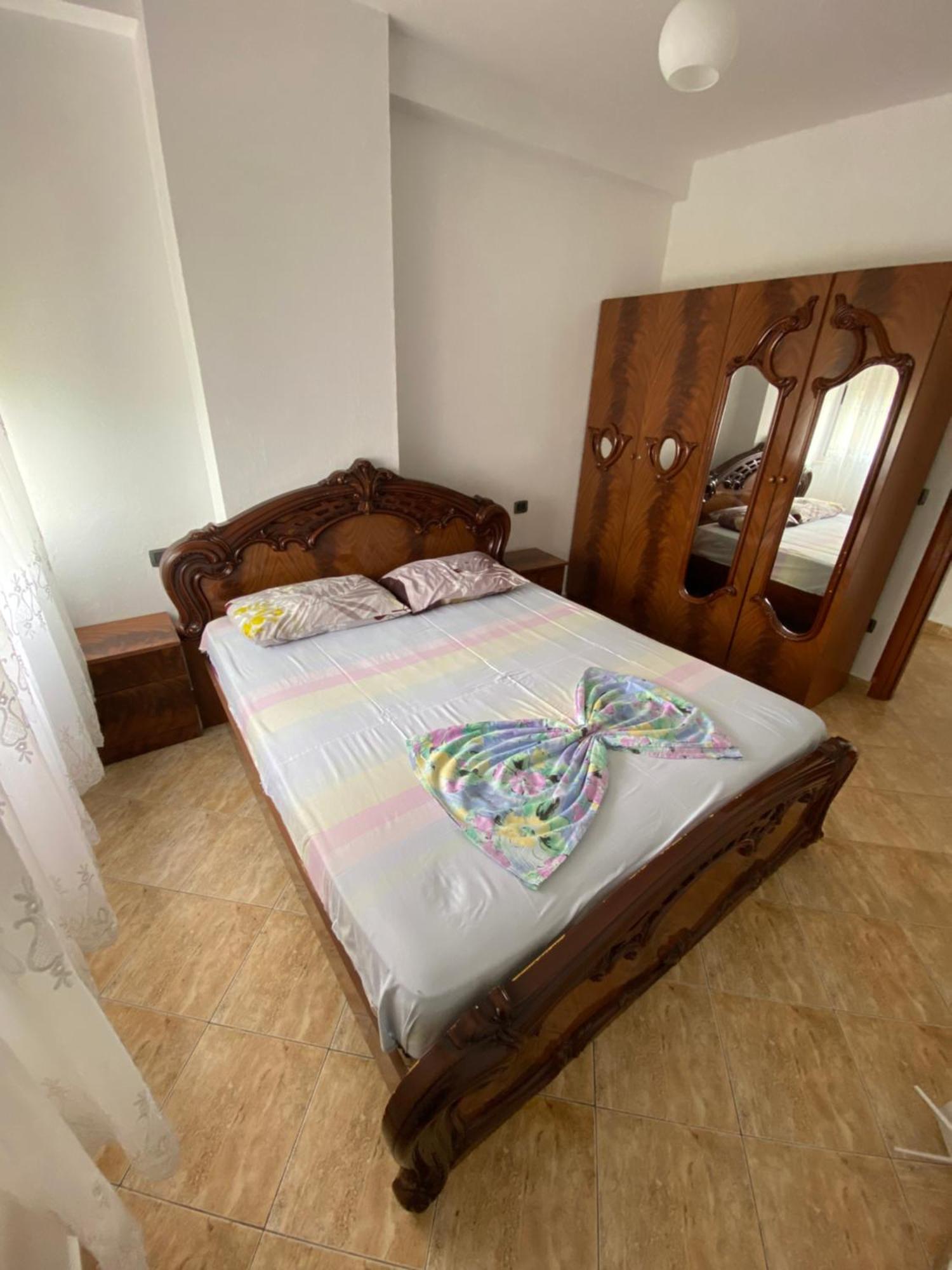 Leo Apartament Durrës Buitenkant foto
