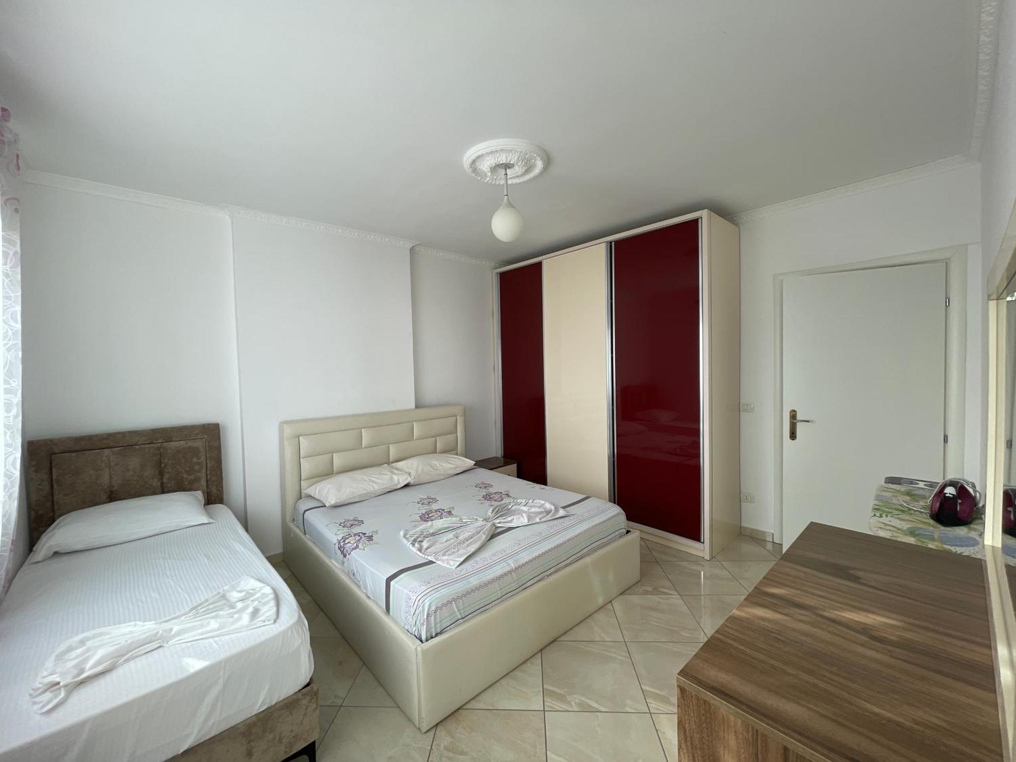 Leo Apartament Durrës Buitenkant foto