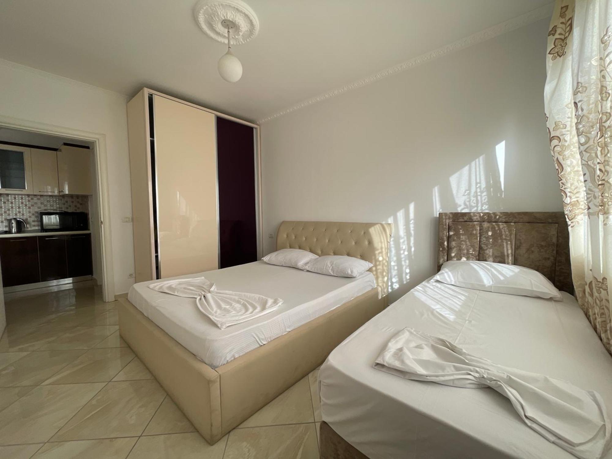 Leo Apartament Durrës Buitenkant foto